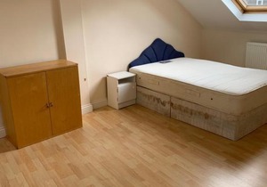 Gosforth town centre spacious 7 bedroom house share