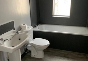 Gosforth town centre spacious 7 bedroom house share