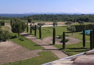 Grand Logisson on the Valensole plateau