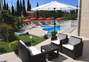 Grand Pinea Apartments