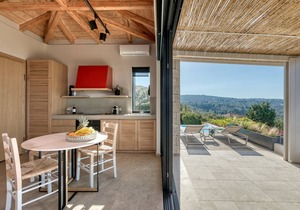 Grand Suite With Private Pool - with Panoramic View, Art Blue Villas