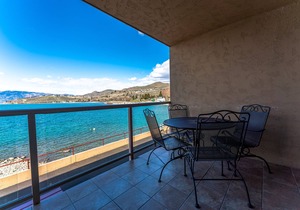 Grandview 523 Waterfront condo on Lake Chelan