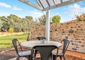 Grandview Accommodation - The Elm Tree Apartments