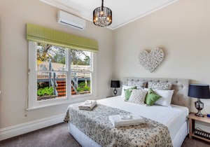 Grandview Accommodation - The Flaxley Apartments