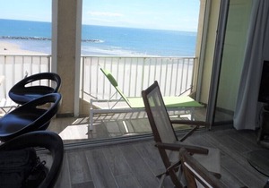 GRAU D'AGDE: Seafront 3-room apartment.