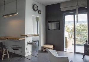 Graviana - Charming Black Stone House With Garden And Direct Access To The Sea