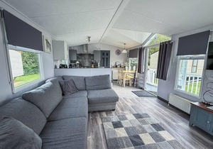Great 6 berth spacious caravan with large outdoor space ref 50056L