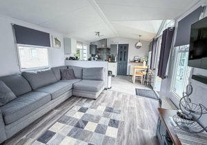 Great 6 berth spacious caravan with large outdoor space ref 50056L