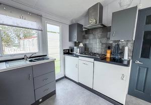 Great 6 berth spacious caravan with large outdoor space ref 50056L