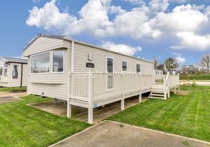 Great caravan for hire with decking at Skipsea Sands in Yorkshire ref 41004B
