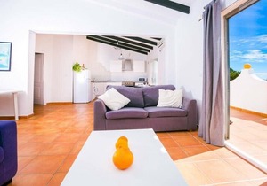GREAT DISCOUNTS ON WINTER LETS ,APT C, IST FLOOR 2 BED, SLEEPS 6, SHARED POOL