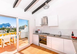 GREAT DISCOUNTS ON WINTER LETS APT D, IST FLOOR 2 BED, SLEEPS 6, SHARED POOL