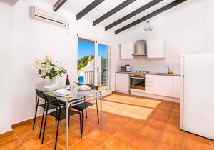 GREAT DISCOUNTS ON WINTER LETS APT D, IST FLOOR 2 BED, SLEEPS 6, SHARED POOL