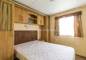 Great dog friendly caravan by the beach at North Denes in Suffolk ref 40097ND