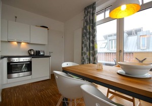 Great family vacation apartment with sunny, large south-facing balcony - 100 m to the beach!