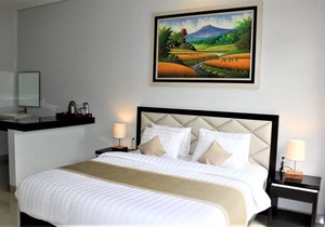 Great Location near Seminyak, FREE breakfast