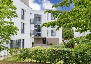 Great penthouse apartment with roof terrace and wood-burning stove - only 150 m to the beach!