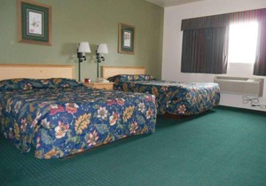 Great Relaxing Overnight Stay at GuestHouse Enumclaw! Free Parking, Pets Allowed