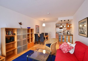 Great vacation apartment with balcony with sea view, sound of the surf & beach chair