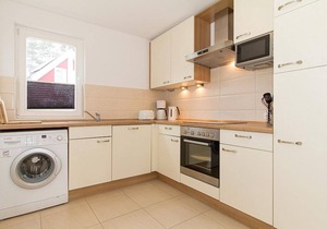 Great vacation home with infrared sauna, fireplace and south-facing terrace - 700 m to the beach! -