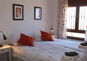 Great vacation terraced house, located 1 km from Algorfa.