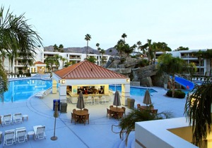Great value! Jr. Villa for 2 in famous Palm Canyon Resort. Kitchenette. From 159