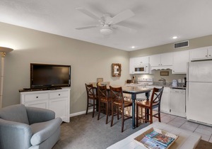 Ground floor, Across from the Beach, Free Beach Service, Pool