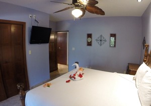 GROUND FLOOR AT INFINITY BAY, 2 Bedroom, 2 bathroom, Luxury Condo