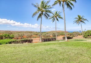 Ground-Floor Condo w/Ocean View, Lanai, Shared Pool/Hot Tub - Walk to Beach