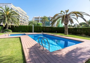 Ground floor with private terrace, pool and parking