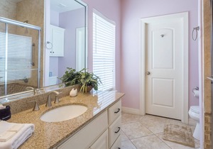 Groundfloor updated condo with nice decor! Pool and hot tub at complex! 1 block from beach!
