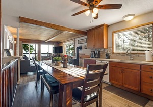 Group-Friendly Lake Almanor Combo: Sleeps 22