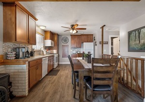 Group-Friendly Lake Almanor Combo: Sleeps 22