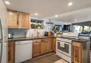 Group-Friendly Lake Almanor Combo: Sleeps 22