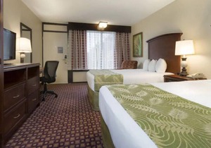 Group Theme Park Adventure! 3 Spacious Units, Near Sleuths Dinner Show, Restaurant, Pool
