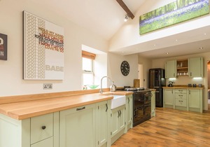 GROVE COTTAGE, pet friendly, character holiday cottage in Allendale