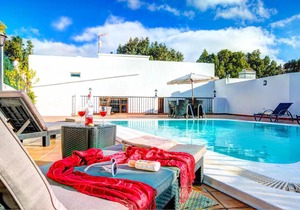 Guatiza Villa Sleeps 4 Pool WiFi