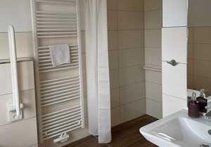 Guest house double room (1) - yz Lokschuppen Pasewalk- Gästehaus Lokschuppen