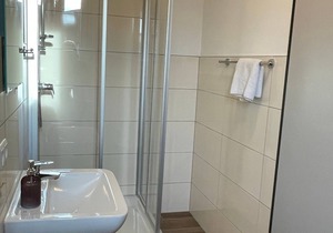 Guest house double room 206 - Lokschuppen Pasewalk- Guest houses with double rooms, single rooms and
