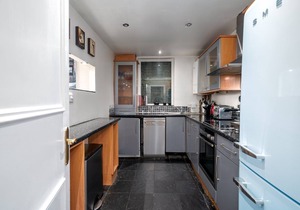 GuestReady - Lovely apt overlooks Clapham Common