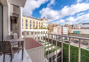 GuestReady - Midcentury Studio with Balcony in Santos 201