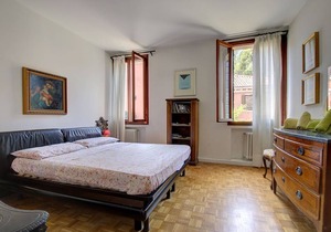 GUGGENHEIM ROMANTIC OVERLOOKING 5pax, Wifi Aircond
