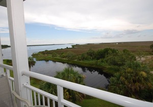 Gulf Breeze Condo #207- Private Boat Ramp and Boat Slip