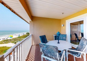 Gulf-front condo with amazing water views - steps to the beach