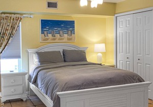 Gulf-front condo with amazing water views - steps to the beach