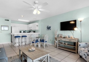 Gulf Front, Stunning Views, Great Location + Free Attraction Tickets!