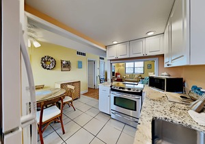 🏖️ Gulf Winds 3BR Condo — Updated Tile Floors & Room for Everyone