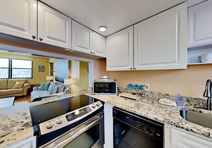 🏖️ Gulf Winds 3BR Condo — Updated Tile Floors & Room for Everyone