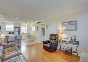 🌿 Gulf Winds #606 — Garden-View Comfort with Stylish Updates & Steps to Upham Beach