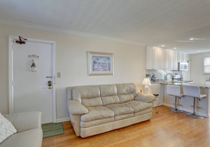 🌿 Gulf Winds #606 — Garden-View Comfort with Stylish Updates & Steps to Upham Beach